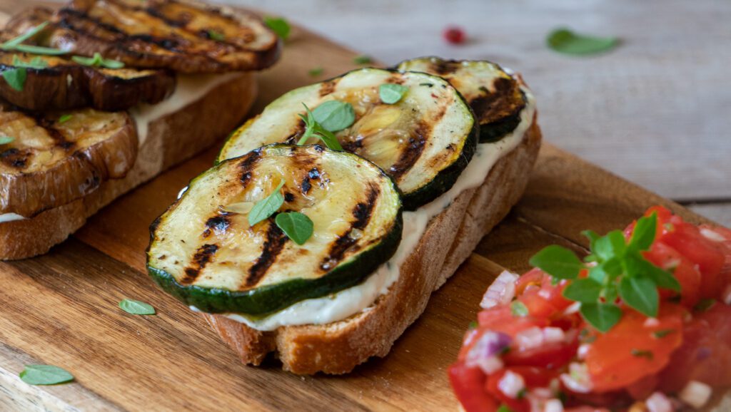 Bruschetta mit gegrillter Zucchini